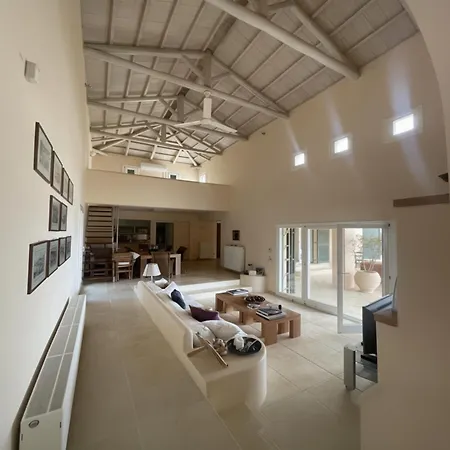 Vilă Alpha Luxury - Private Pool & Vip Services *