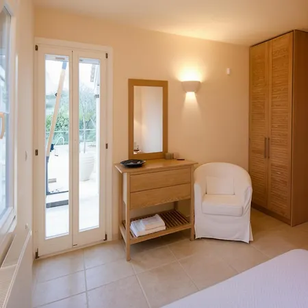 Alpha Luxury - Private Pool & Vip Services Vilă