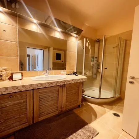 Alpha Luxury - Private Pool & Vip Services Vilă *