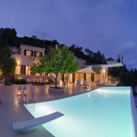 Vilă Alpha Luxury - Private Pool & Vip Services *