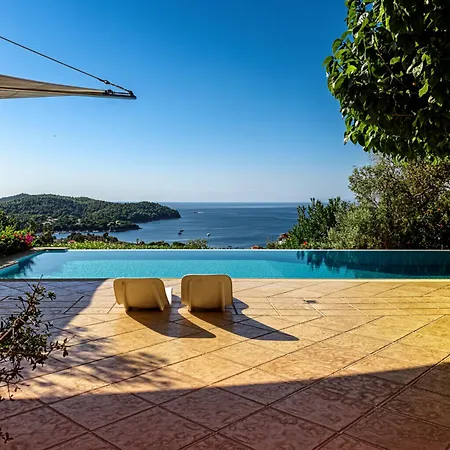 Alpha Luxury - Private Pool & Vip Services Vilă