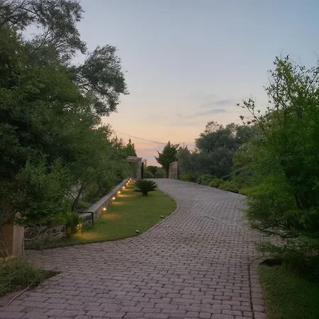 Alpha Luxury - Private Pool & Vip Services Vilă *